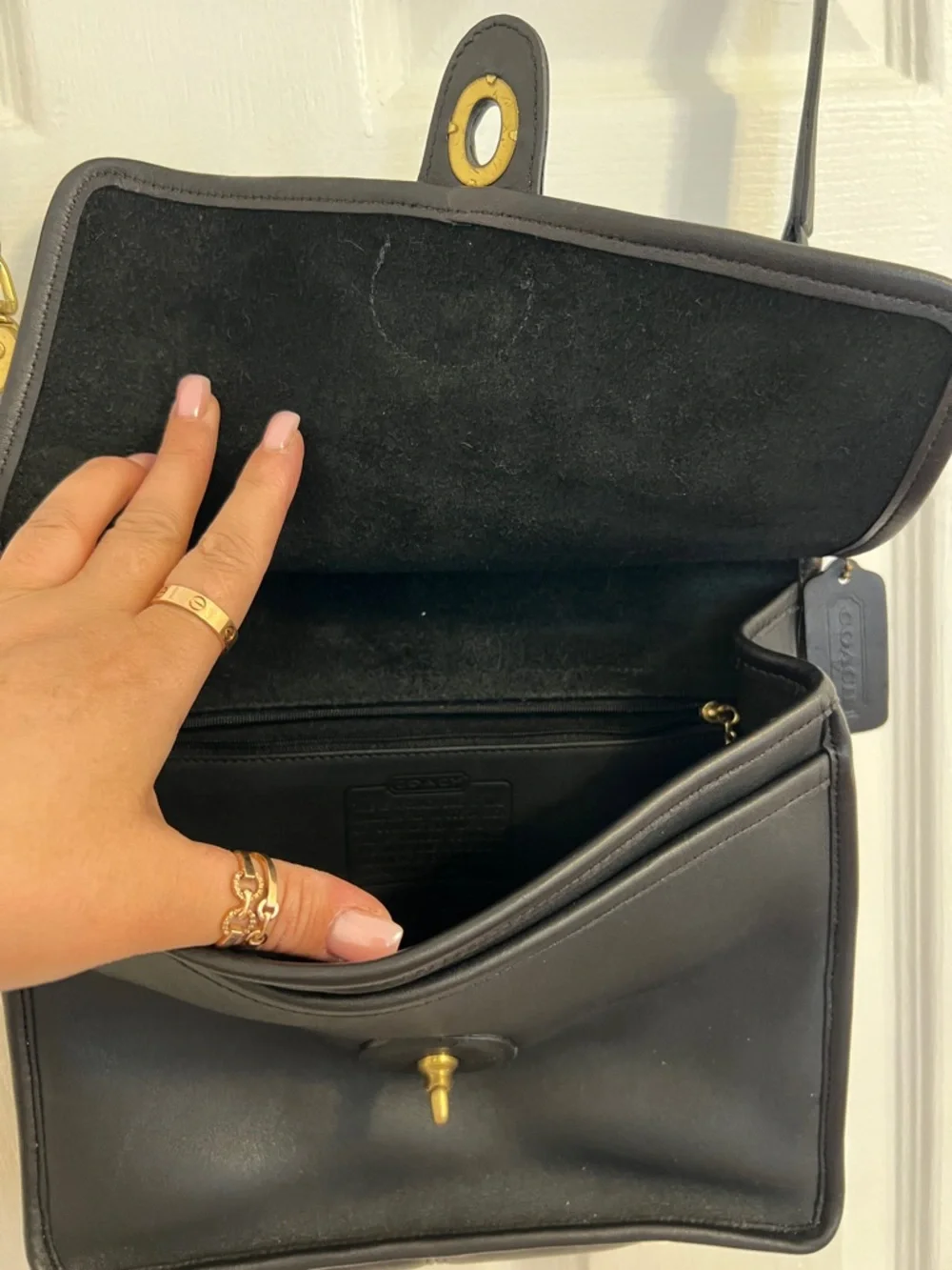 VintageCoach Willis Black Leather Turnlock Crossbody Bag - Picture 4 of 5